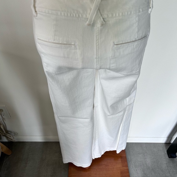 NWT White Cotton Wide-Leg Jeans with w/ 2 small pockets in front of - Picture 3 of 10